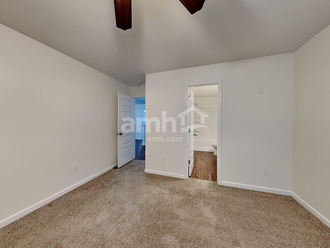 Building Photo - 2311 Foxy Dr