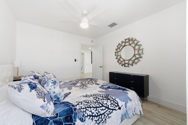 Building Photo - 3520 S Ocean Blvd