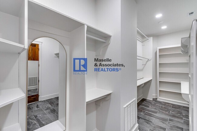 Building Photo - 1418 Windrose Dr