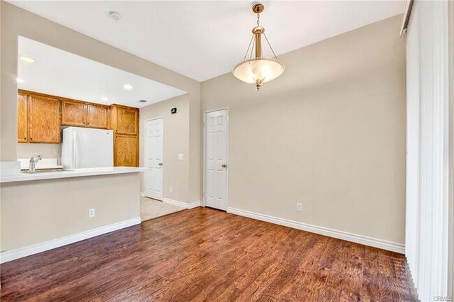 Building Photo - 2038 S Bon View Ave