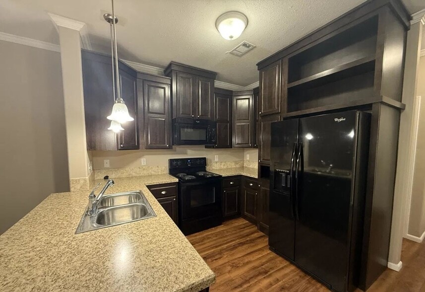 Interior Photo - Wolf Run Village