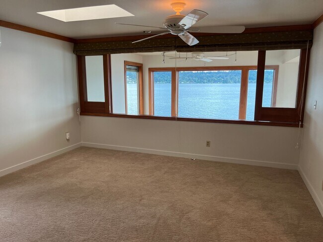 Building Photo - 1120 West Lake Sammamish Pkwy NE