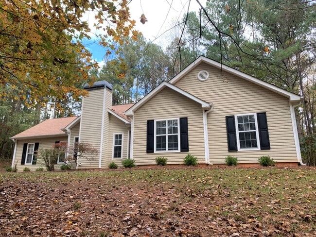 Building Photo - Wow! Northgate district! 3 bed, 2 bath, ra...