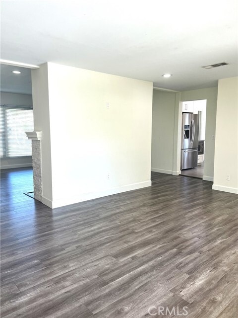 Building Photo - 1518 E Vine Ave