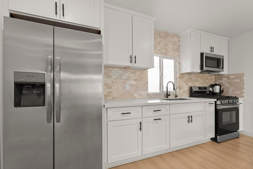 Building Photo - 12801 Waddell St