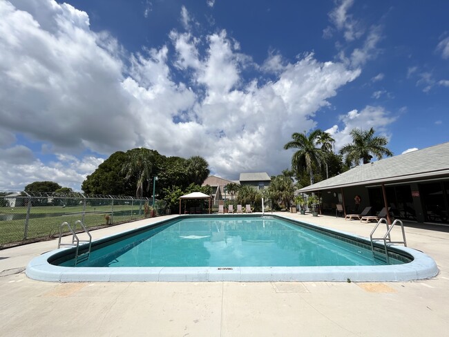 Building Photo - The Crossings of Boynton Beach