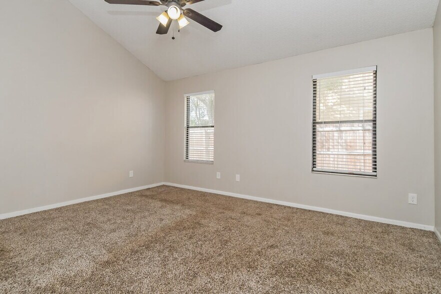 Building Photo - 8850 Cherry Hill Dr