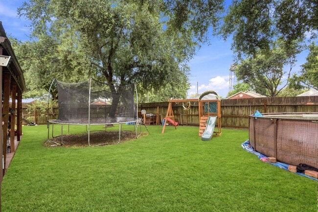 Building Photo - 111 Thunder Basin Dr
