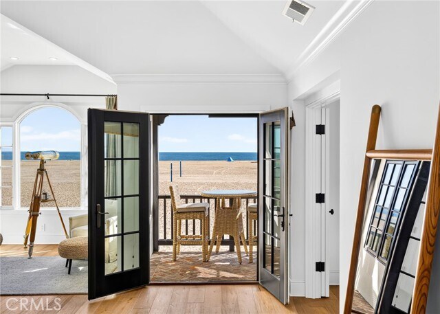 Building Photo - 1228 W Oceanfront