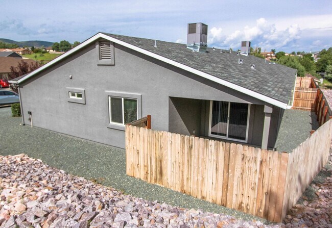 Building Photo - 7180 Spouse Dr