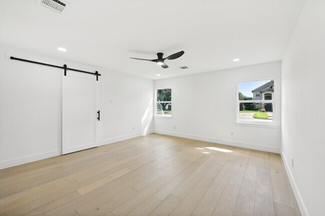 Building Photo - 3729 Rio Vista St