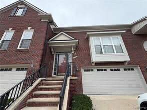 Building Photo - 758 Sandalwood Dr