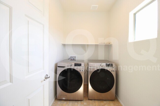 Building Photo - 17413 N 19th Run