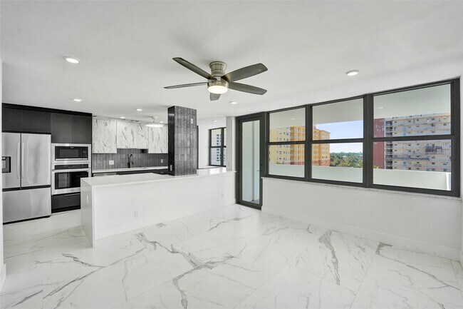 Building Photo - 1390 S Ocean Blvd