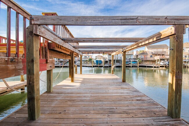 Building Photo - 15325 Cartagena Ct