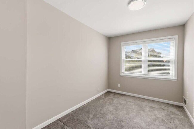 Building Photo - 3482 Dunhaven Rd