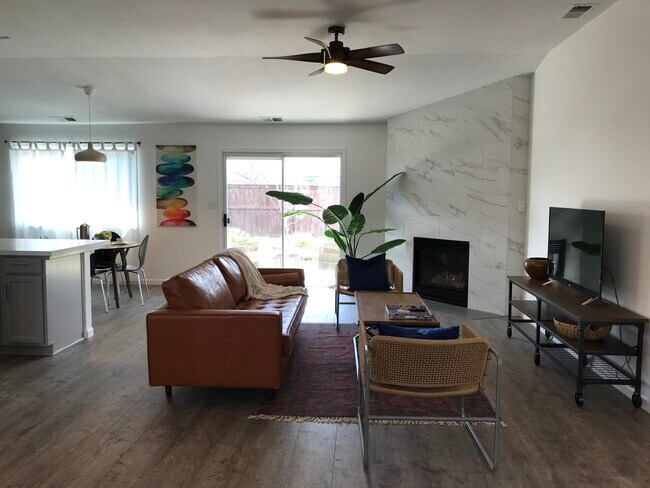 Primary Photo - 2775 Stonebrook Cir