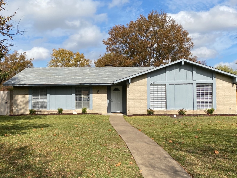 Building Photo - 2617 Charter Oak Dr