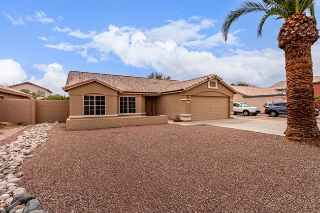 Building Photo - Single Level Pool Home Available Now