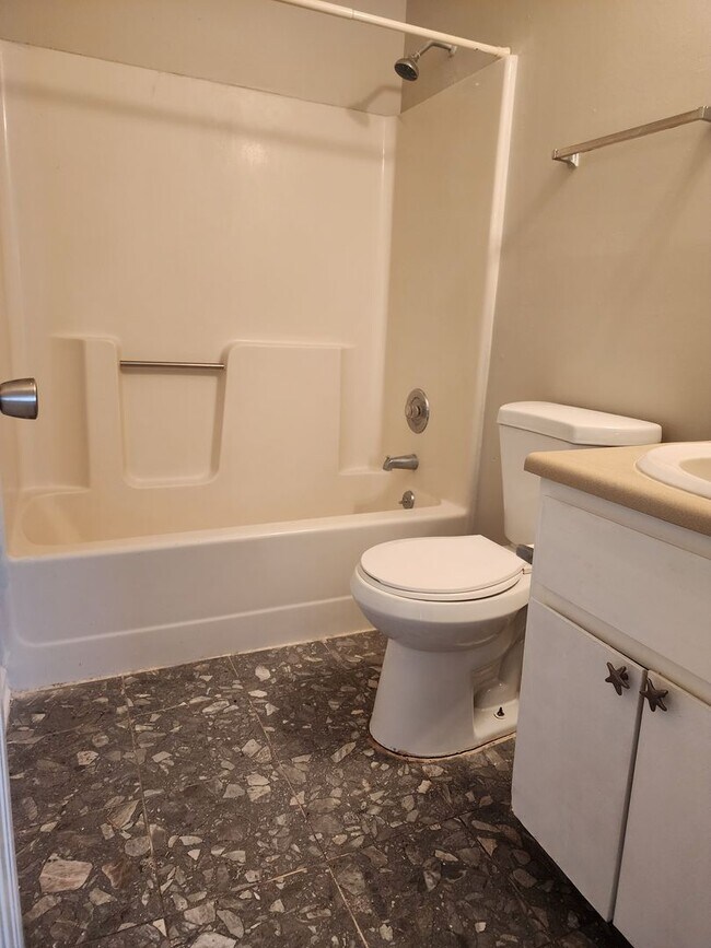 Building Photo - 3 bedroom, 2 bath Norwood home with new HVAC, new roof and fenced in backyard.