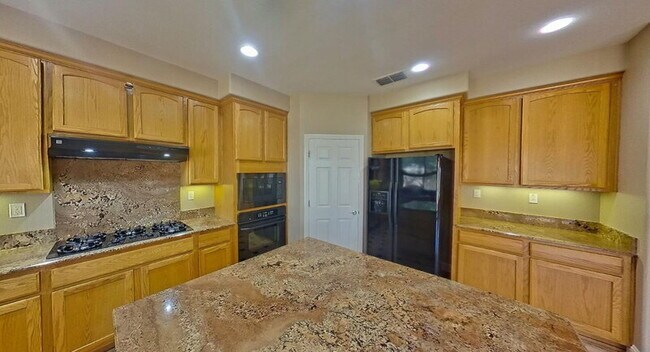 Building Photo - 1692 Woodhaven Cir