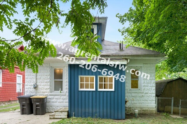 Building Photo - 3 Bedroom House