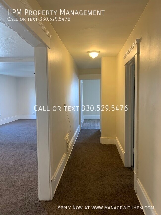 Building Photo - 1109 Hoover Pl NW