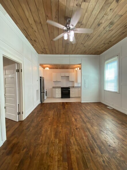 Building Photo - 634 Rutledge Ave