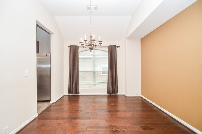 Building Photo - 9004 Sunrise Trail