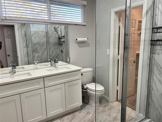 Building Photo - 319 W Page Ave