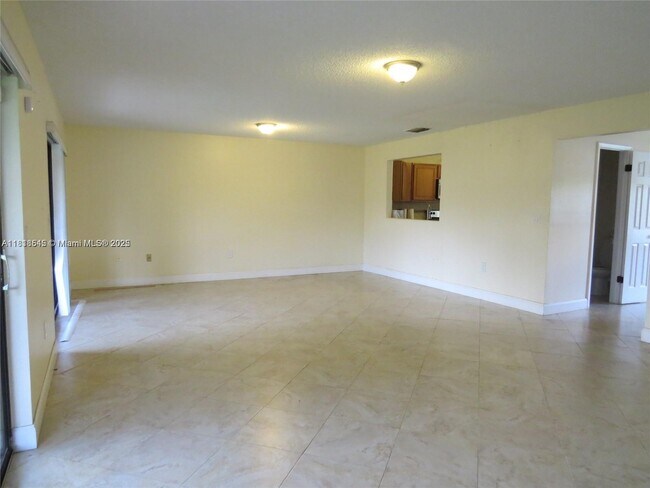 Building Photo - 216 Lakeside Cir