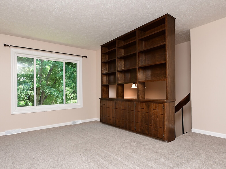 Building Photo - 14028 Madison Cir