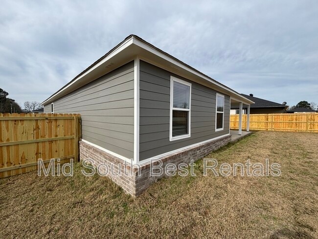 Building Photo - 6416 Newark Dr