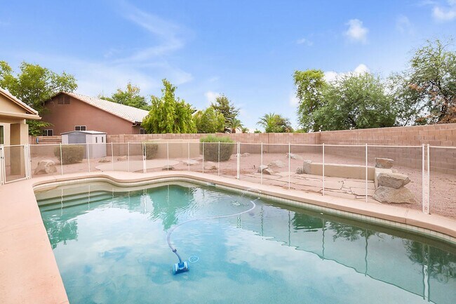 Building Photo - Beautiful Chandler home with pool!