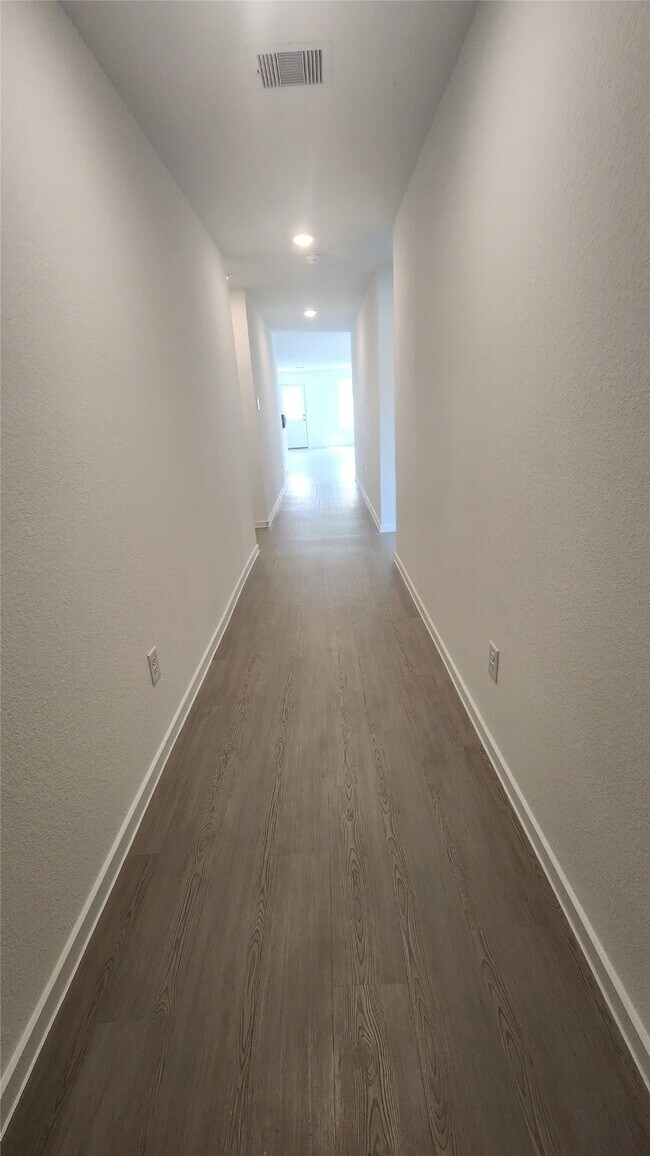 Building Photo - 9238 Coral Trout Wy