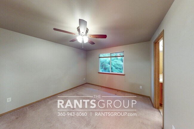 Building Photo - Great Location!  Quiet Neighborhood!