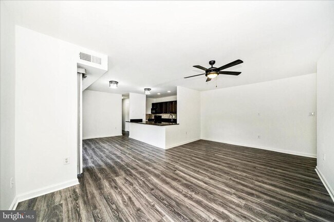 Building Photo - 12202 Braxfield Ct