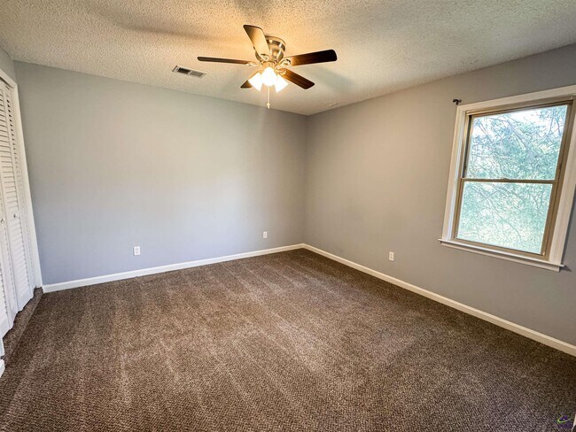 Building Photo - 2108 Marshallville Rd