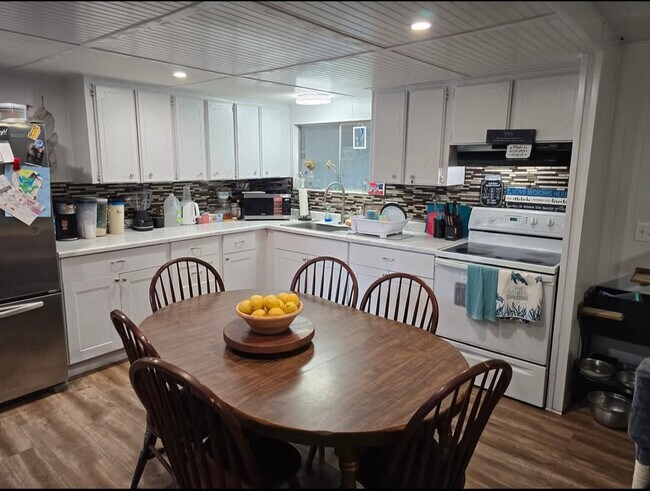 Building Photo - 9450 CA-53