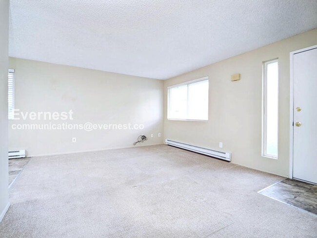 Building Photo - 301 E 2nd St