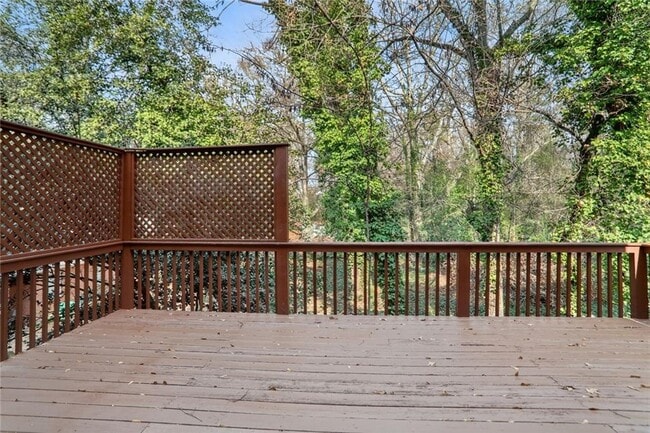 Building Photo - 1128 Ashton Bluff Dr NE