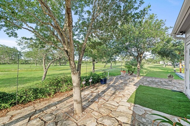 Building Photo - Charming 1BR plus bonus room, 2 full bath ...