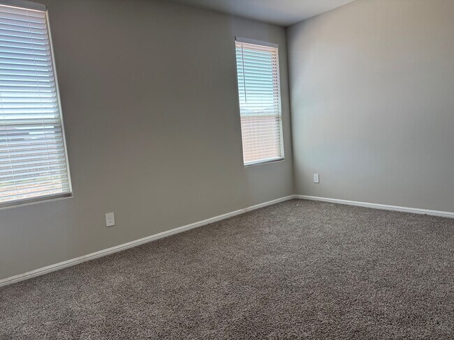 Building Photo - 6211 Globe Life Ct