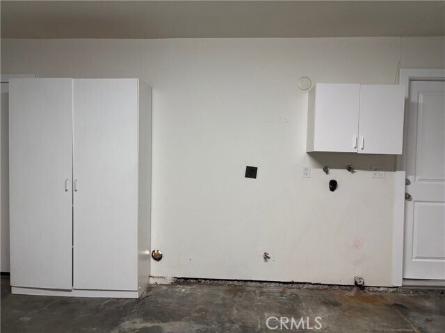 Building Photo - 136 N Lohrum Ln