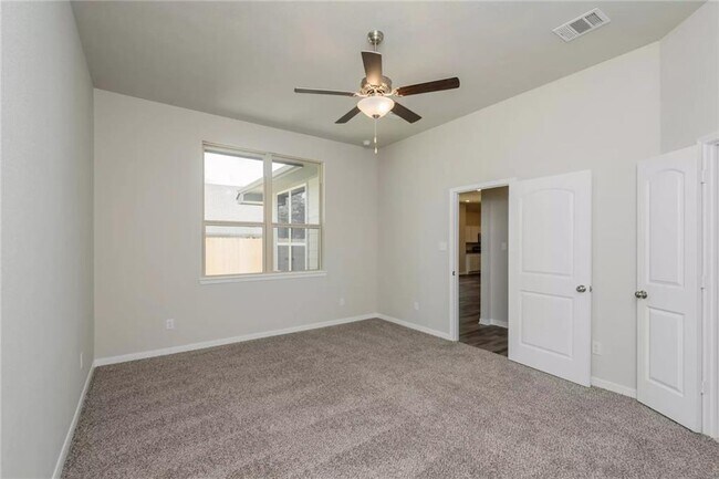 Building Photo - 5118 Leaning Tree