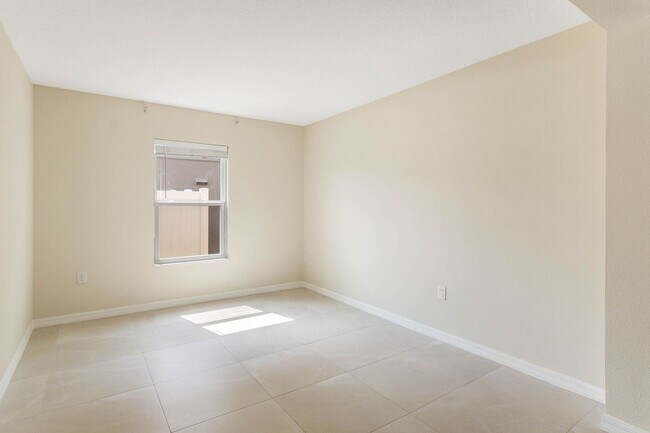 Building Photo - Turnkey 3-bed, 2-bath home with a 2-car garage Single Family Home