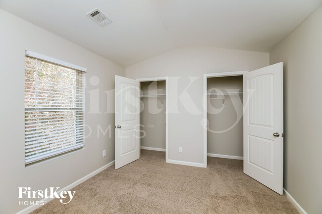 Building Photo - 179 Spring Forrest Ln