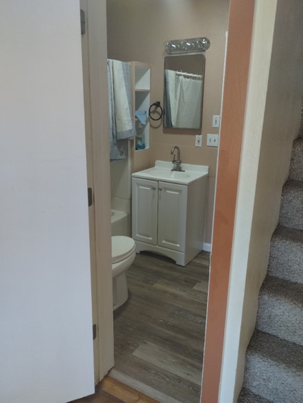 Building Photo - 2641 Irving Ave