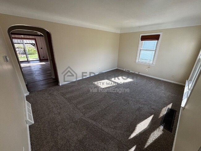 Building Photo - 901 Cricklewood St SW