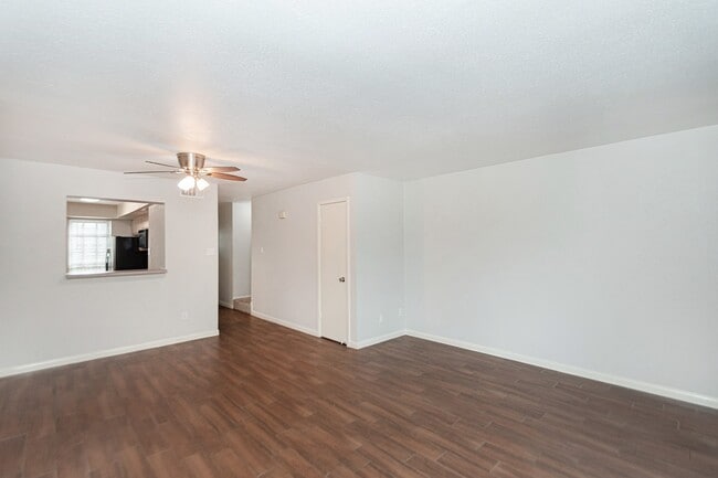 Building Photo - 7950 Grove Ridge Dr